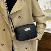 Стильна жіноча стьобана сумка з регулюємим ремінцем, є реальне фото