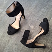 Фірмові стильні босоніжки!