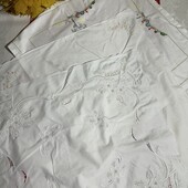 Три скатертини