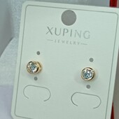 Красивые серьги гвоздики фианит в оправе. Позолота 585 пробы 18К.