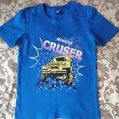 Стильна футболка на 5-6 років.