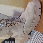 Черевики бежеві на тракторній підошві