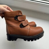 Нові шкіряні черевики