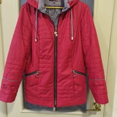 Гарна жіноча демиісезонна куртка