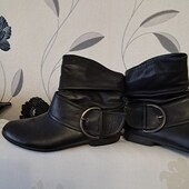 Жіночі чоботи р39 гарний стан