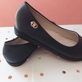 Нові легкі туфельки .з стразами