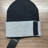 Демісезонна трикотажна шапка
