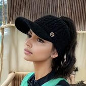 Класна зимова шапка бейсболка , колір чорний