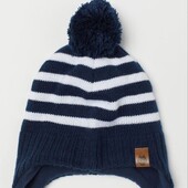 Шапка H&M в полоску с бубоном помпоном