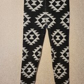 Леггенсы в геометрический принт