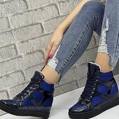 Снікерси жіночі