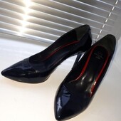 Чорні лаковані туфлі-човники GAMA