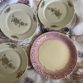 3 великі тарілки і 1 великий піднос