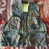 Рибальський жилет з нагрудними підсумками карманами. Риболовный жилет с нагрудными подсумками карма