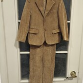 Шикарний костюм на хлопчика