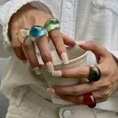 Опис! Набір каблучок в кольорах 5 шт, об'ємі випуклі краплі, смола. Розмір 18.