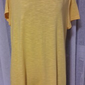 Яскрава футболка туніка