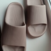 Жіночі шльопанці Ева Крок .