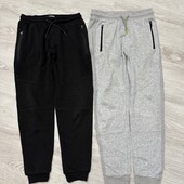 Теплі спортивні штани, на 10/11 років.