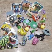 Купа малесеньких іграшок