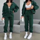 Теплий модний костюм