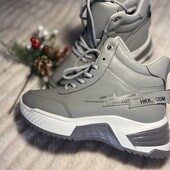 Зимові кросівки - ботінки р39