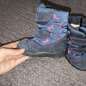 Фірмові гарненькі сапожки))))