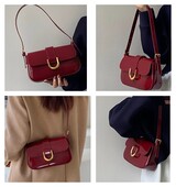 Стильная лаковая Сумка 24Х16 Х6см в двумя ремешками. Бургунди.