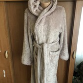 Дуже теплий халат, як шуба, м'ягесенький, р. S. F&F. в ідеалі