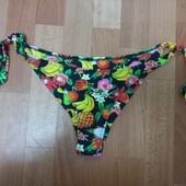 Низ від купальника р.46 регулюється завязками