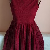 Стан нового, не носили! З вітрини гарненьне якісне платтячко,вказано р.146.
