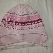 Отличная демисезонная шапочка на девочку 9-18мес