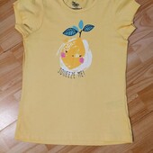 Фірмова футболка.