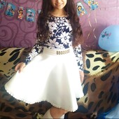 Дуже гарна якісна сукня на свято у відмінному стані