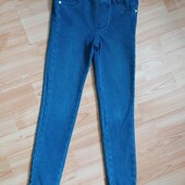 Фірмові джегінси.
