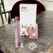 Електрична дитяча зубна щітка +3 насадки.