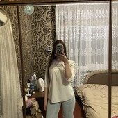 Жіноча біла блузка