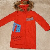 33. Пуховик ярко-красный с опушкой, б/у, ±136см