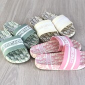 Резинові шльопанці! Дуже класні та надійні!