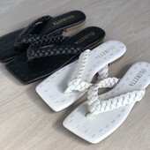 Шльопанці дуже мʼякі