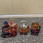 Набір вінтажних снігових кульок у вигляді потяга Santa & Friends Snow Globe Train!!! довжина 24см.