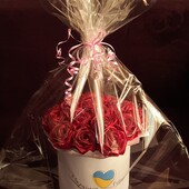 Букет з 18 атласних троянд