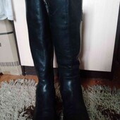 классные кожаные сапожки демисезон