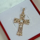 Шикарный декоративный крестик с фианитом.Позолота 585 пробы 18К.
