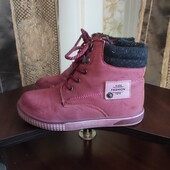 Ботінки фірмові зимові. Є потертості. Устілка 20,5