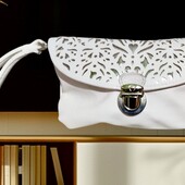 Ошатний білий клатч