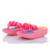 Очень крутые шлепки на полукруглой подошве