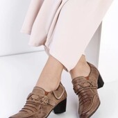 Легкие винтажные туфли на среднюю широкую ножку 39 р