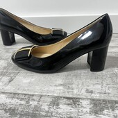 Hogl. Дорогой бренд.натуральные снаружи и внутри лаковые туфли