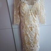 Святкова сукня з мереживом